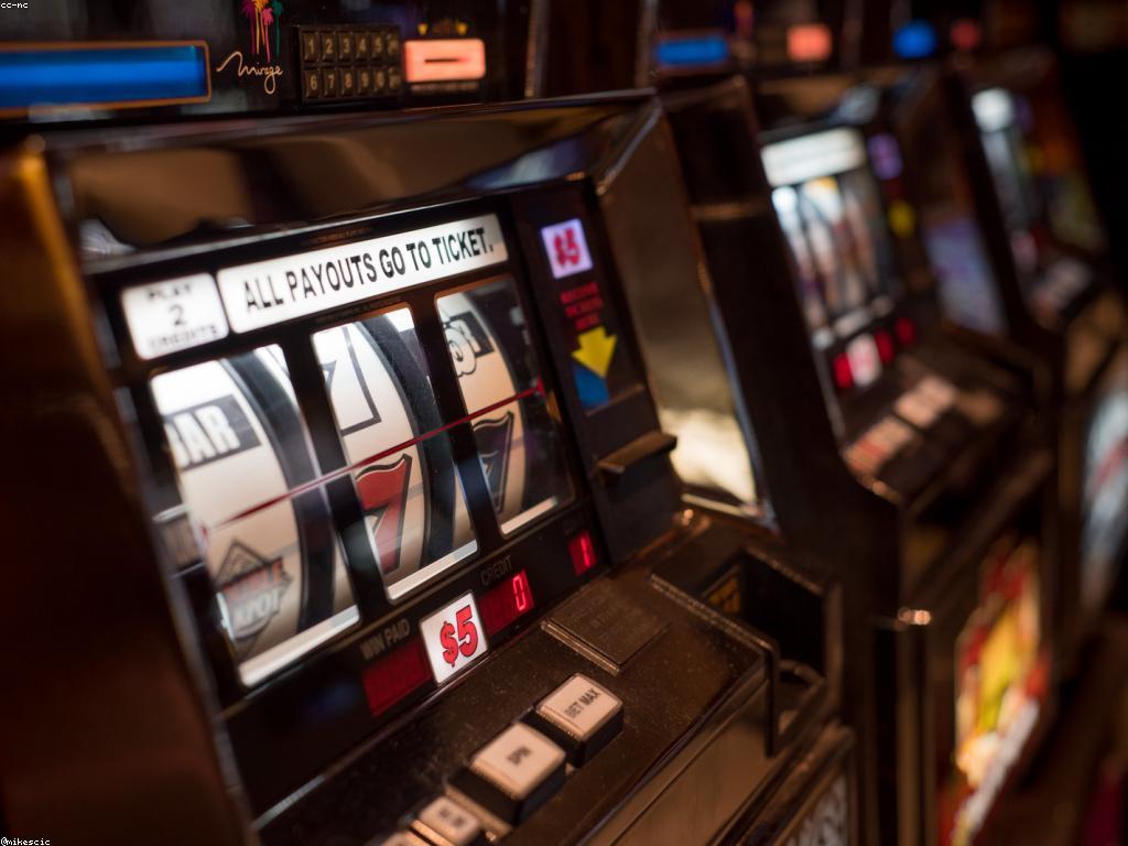 ការពិនិត្យស្លុត៖ សម្របសម្រួលសម្រាប់អ្នកលេង